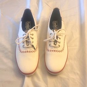 Keds baseball looking shoes size 9 cream (never been worn)